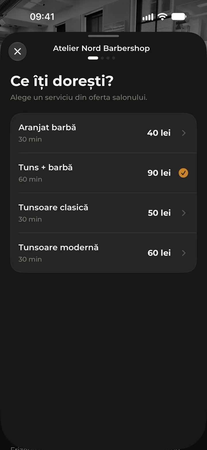 Pasul „Ce îți dorești?” din rezervarea Kyro, cu serviciile salonului și prețurile lor.