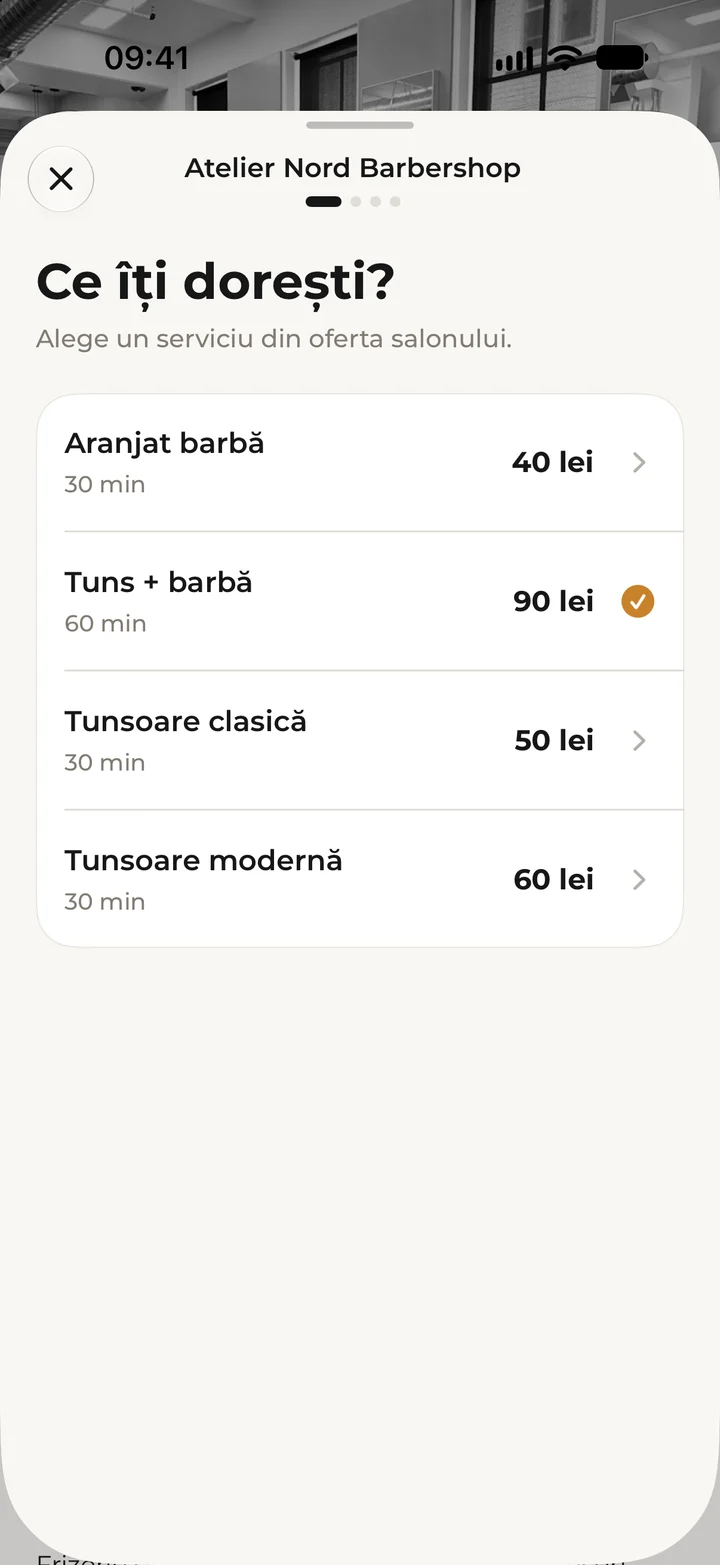 The “Ce îți dorești?” (What would you like?) booking step, with the salon’s services and prices.