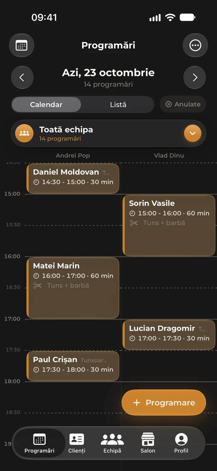 Calendarul de vineri în Kyro Studio, cu programarea lui Matei la 16:00 în coloana lui Andrei.